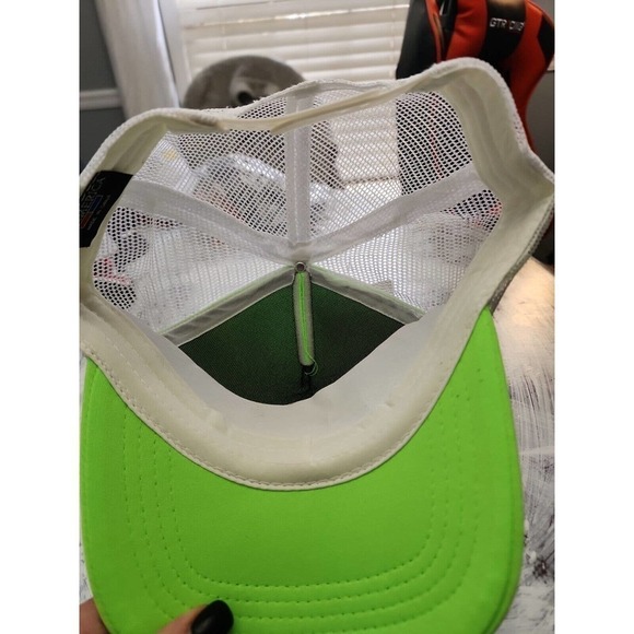 NINTENDO Trucker Hat Neon Green Mesh SnapBack Brand New With Tags Cap America - Picture 8 of 9